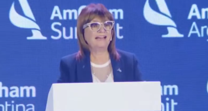 Bullrich exigi&oacute; a empresarios sacar d&oacute;lares del colch&oacute;n y contratar m&aacute;s gente