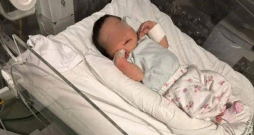 Una adolescente us&oacute; el Chat GPT para dar a luz y su novio le entreg&oacute; la beba a un desconocido