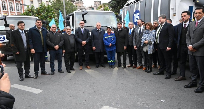 Jaldo celebr&oacute; el D&iacute;a del trabajador Sanitarista y entreg&oacute; equipamiento