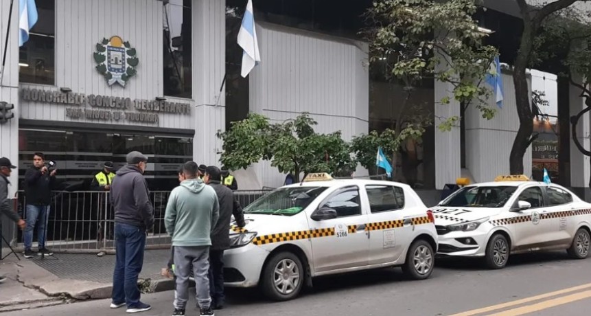 La bajada de bandera subir&aacute; a $1.200 y la ficha a $120