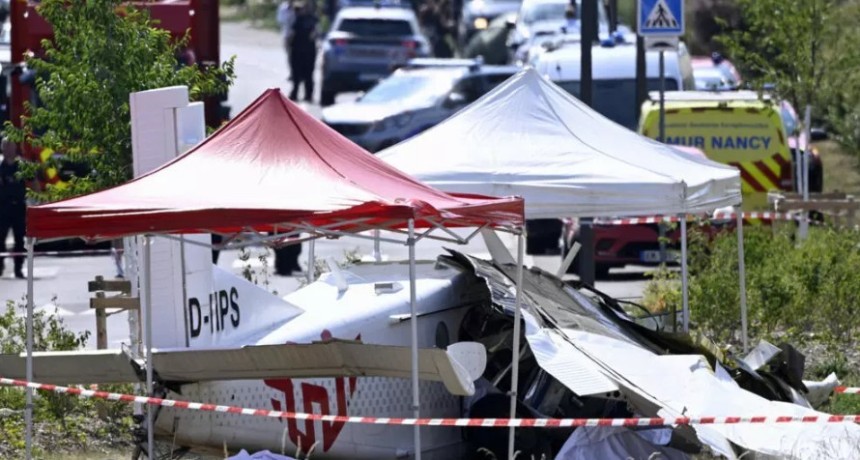 Al menos 11 muertos tras la ca&iacute;da de una avioneta que transportaba paracaidistas en Francia
