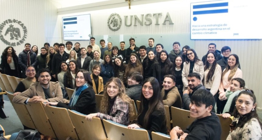 La Escuela de Liderazgo y Comunicaci&oacute;n Pol&iacute;tica aborda estrategias para enfrentar el cambio clim&aacute;tico
