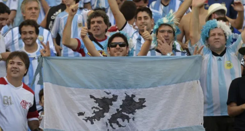 Sin  banderas sobre las Islas Malvinas: el requisito para ingresar en la semifinal de Argentina e Inglaterra