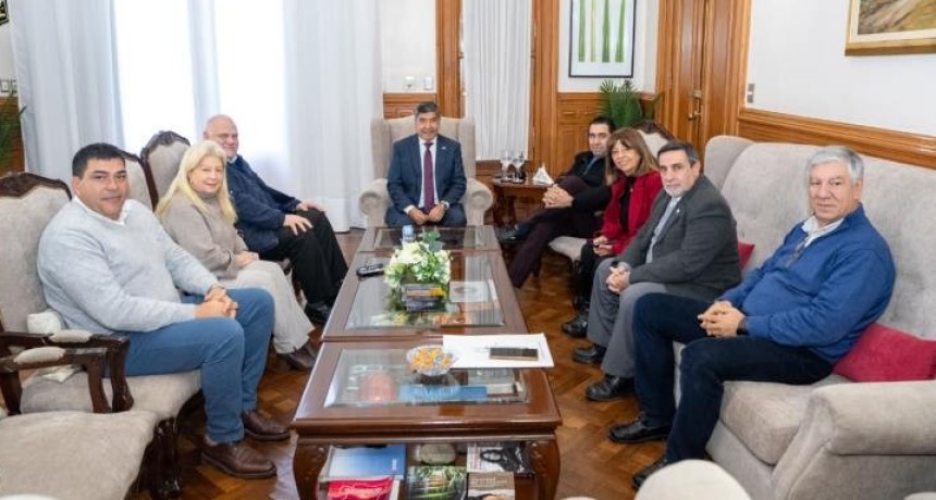 Acevedo se reuni&oacute;n con ministros del Gabinete para coordinar acciones de gobierno