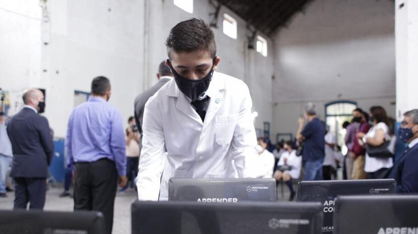 Juan Manzur se refiri&oacute; a las Paritarias de los docentes