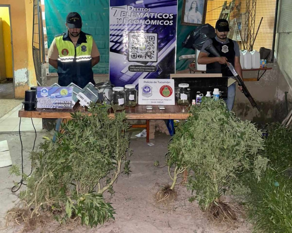 LA POLICÍA INVESTIGABA EL INCENDIO DE UN AUTO Y ENCONTRÓ MARIHUANA