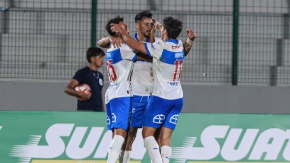 Atlético Tucumán perdió 3-2 ante la Universidad Católica