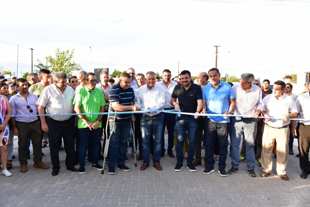 Jaldo dejó inauguradas obras integrales de infraestructura en el barrio Mutual