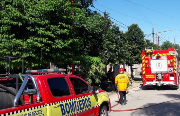 Sofocaron un incendio a tiempo y evitaron una tragedia