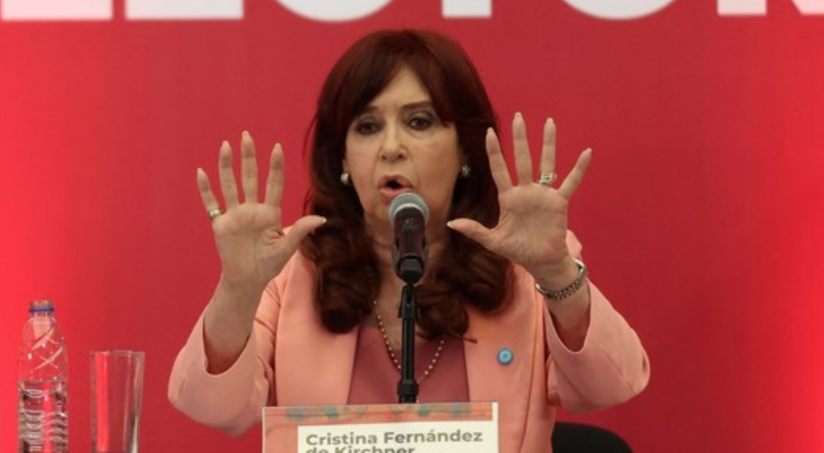 "Dejá que cada uno sea feliz"; Cristina habló del discurso de Milei contra mujeres y homosexuales