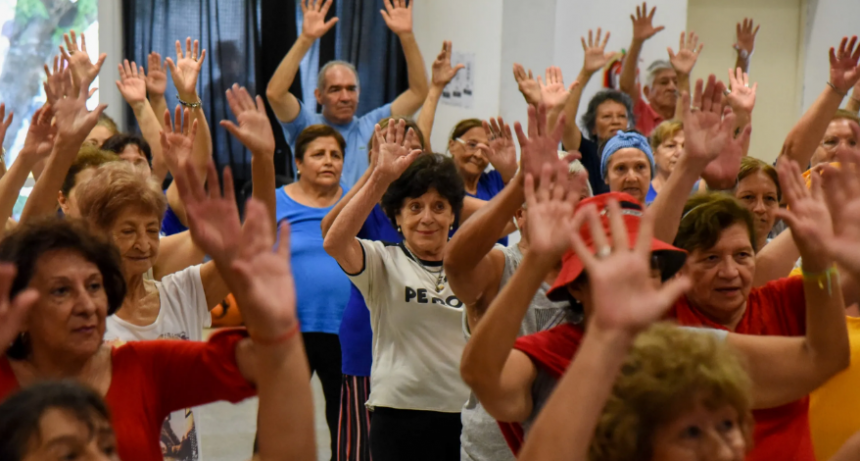 Más de 100 personas por día disfrutan de la Colonia Municipal del Adulto Mayor