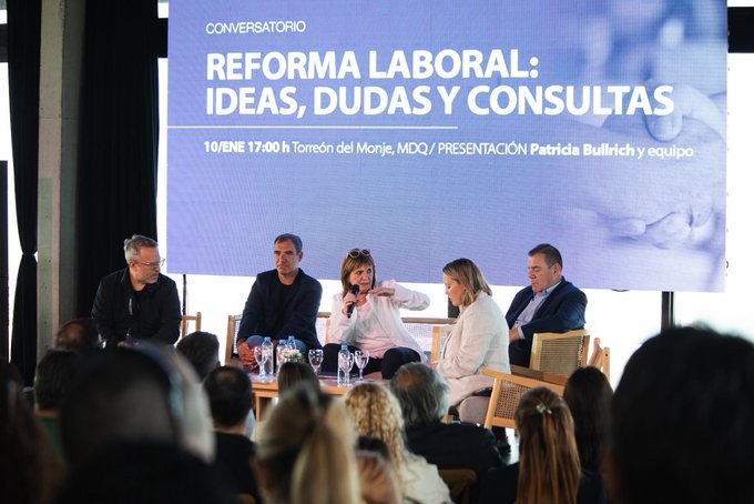 Bullrich entre abucheos y cánticos en Mar del Plata