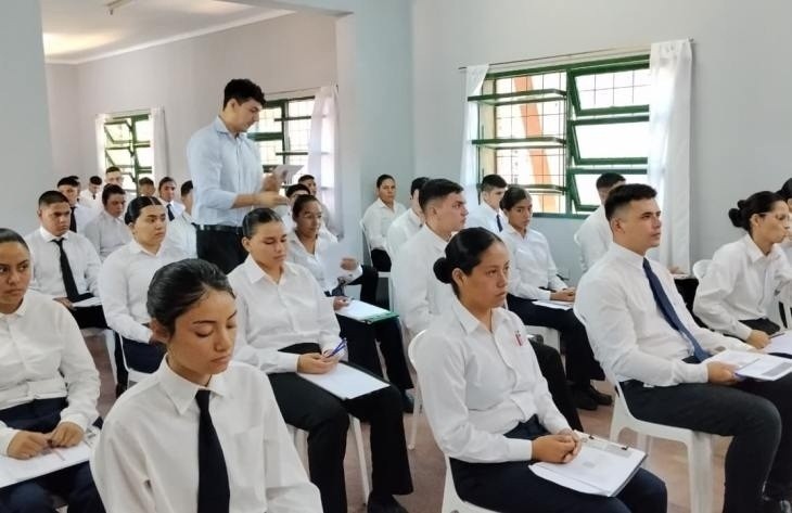 Más de 600 aspirantes rinden el examen para ingresar al IES Penitenciario