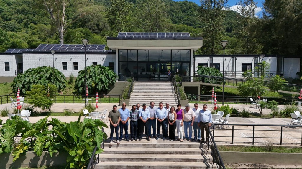 Acevedo y Amaya inauguraron una oficina de información turística en Escaba