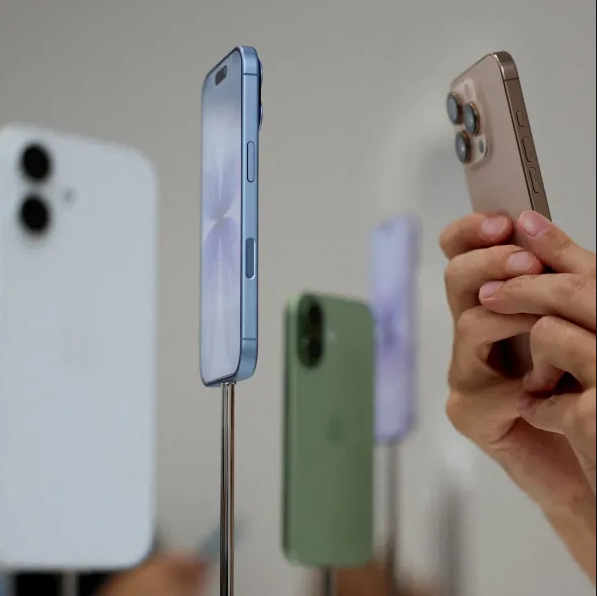 Desde mañana rige la quita de aranceles a celulares importados