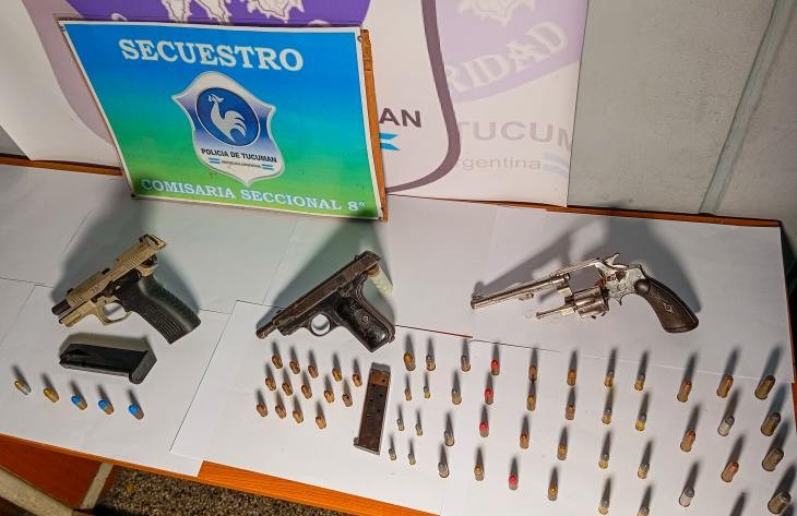La Policía llevó a cabo tres medidas judiciales por un escruche a una vivienda