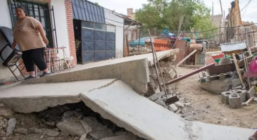 Más de 250 familias evacuadas por deslizamiento del cerro Hermitte en Comodoro 