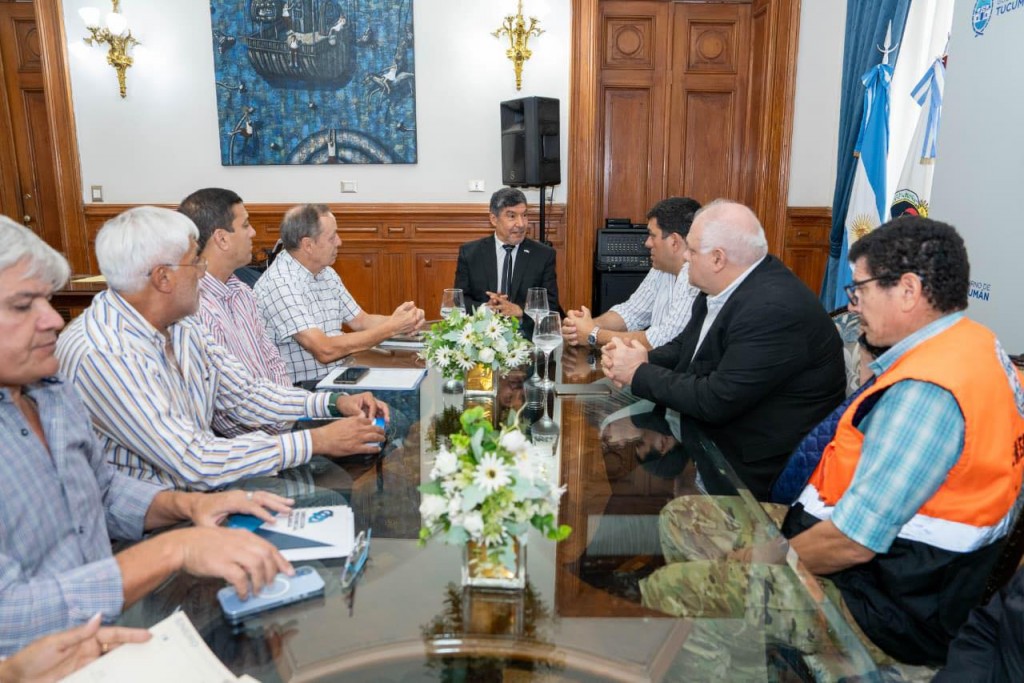 El Vicegobernador coordinó al gabinete para atender las consecuencias del temporal en Tucumán