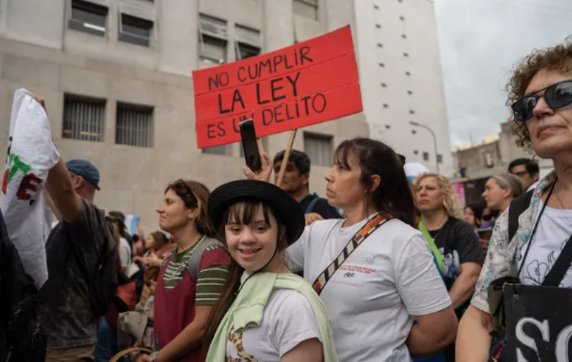 Juez ordena al Gobierno cumplir con la Ley de Emergencia en Discapacidad