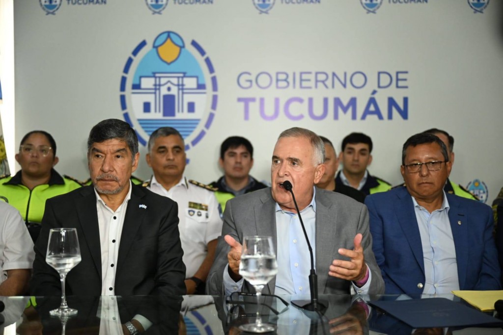 Jaldo destacó la asistencia integral del Estado ante las intensas lluvias en Tucumán