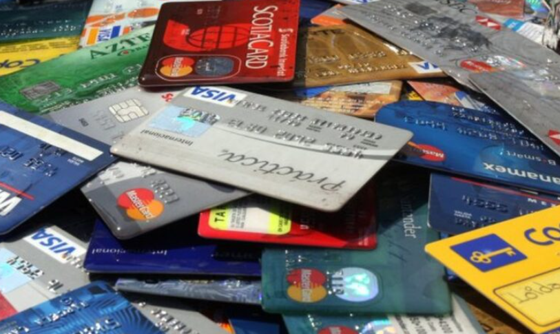 Diputados impulsan un proyecto para aliviar las deudas con tarjeta