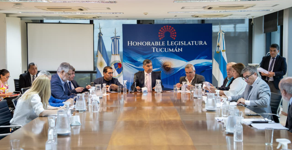 La Legislatura tratará en el recinto los dos DNU enviados por el Poder Ejecutivo