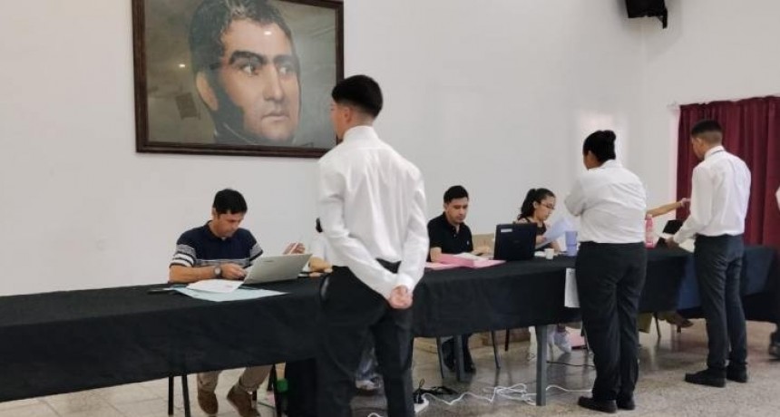 Inicia la recepción de documentación a los aspirantes para la escuela de Policía