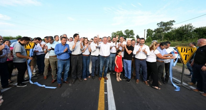 El Gobernador habilitó obras de repavimentación e iluminación sobre la Ruta Provincial 325