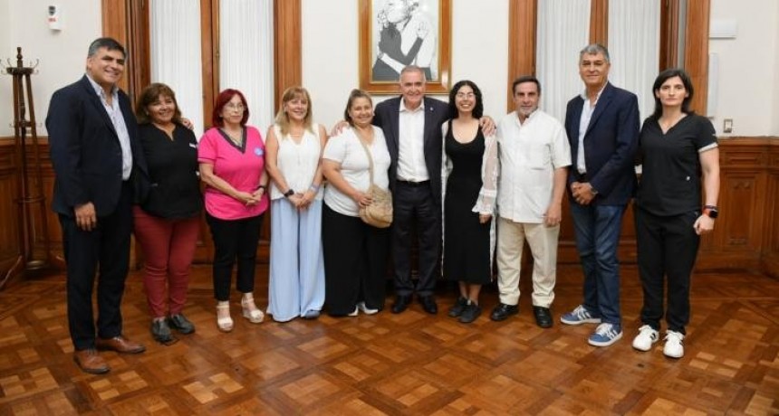 Jaldo recibió a una tucumana trasplantada y destacó el apoyo del Estado