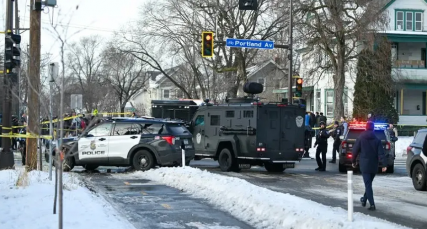 Agentes de inmigración mataron a una mujer en Minnesota y se declaró estado de emergencia