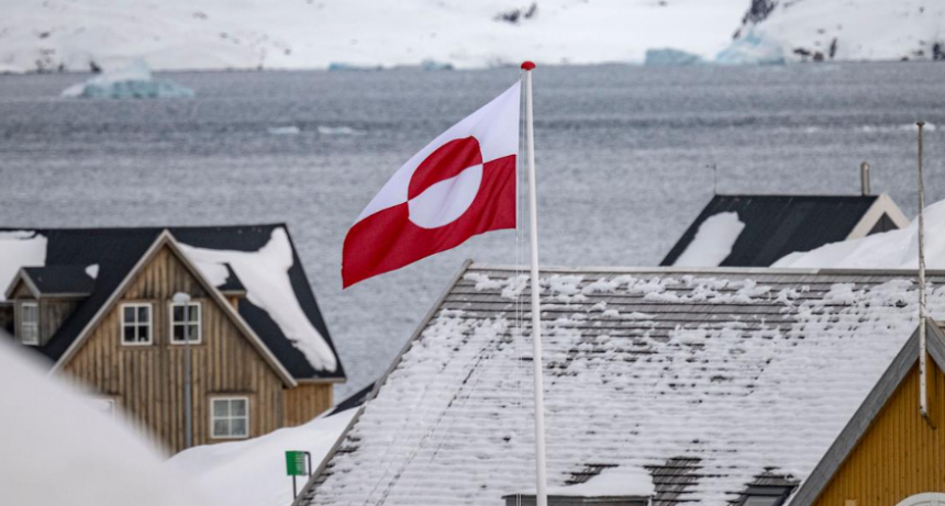Trump insiste en que hará algo con Groenlandia, "les guste o no"