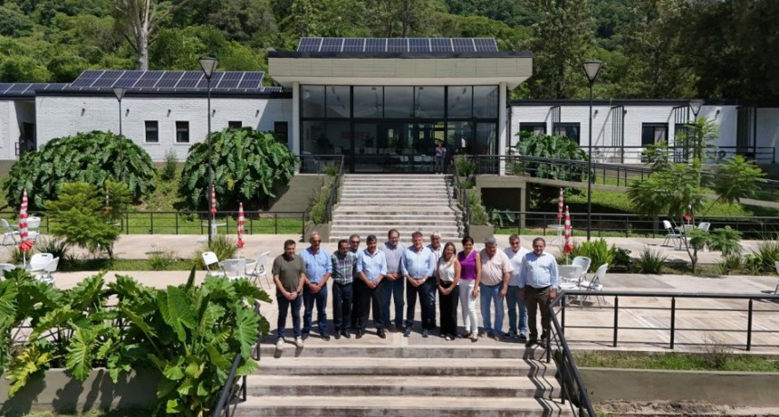 Acevedo y Amaya inauguraron una oficina de información turística en Escaba