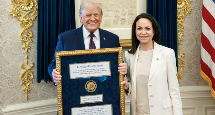 María Corina Machado le entregó la medalla del premio Nobel a Donald Trump