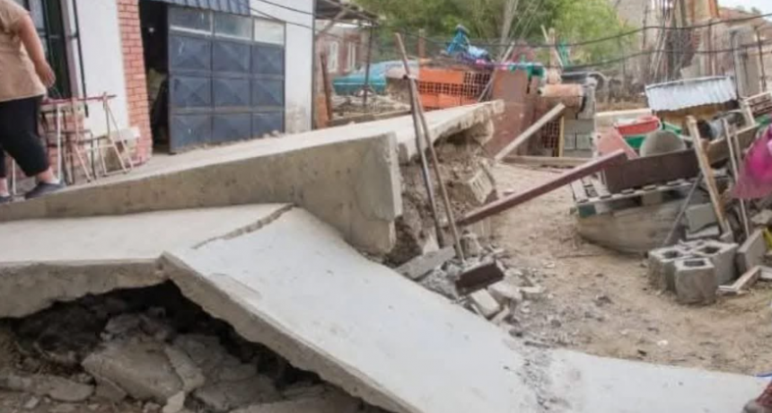 Más de 250 familias evacuadas por deslizamiento del cerro Hermitte en Comodoro 