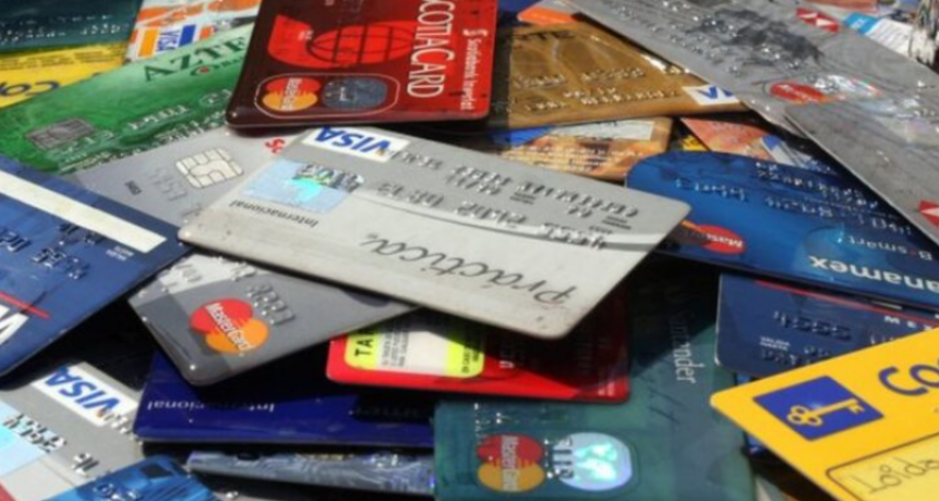 Diputados impulsan un proyecto para aliviar las deudas con tarjeta