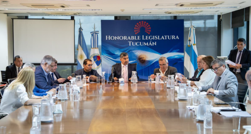 La Legislatura tratará en el recinto los dos DNU enviados por el Poder Ejecutivo