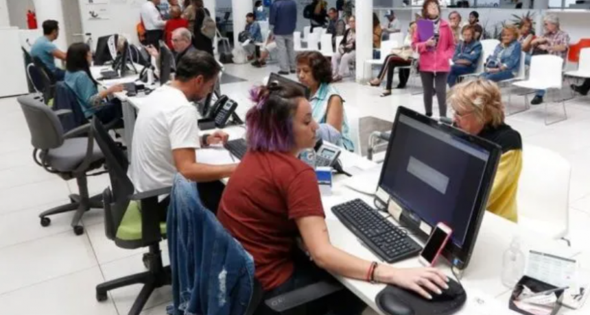 Es oficial el aumento del 2% para estatales y un bono por única vez