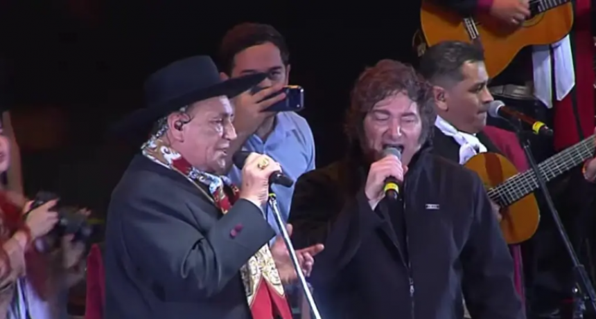 Expulsaron al Chaqueño Palavecino de la Asociación Federal de Raíces Criollas tras su actuación con Milei