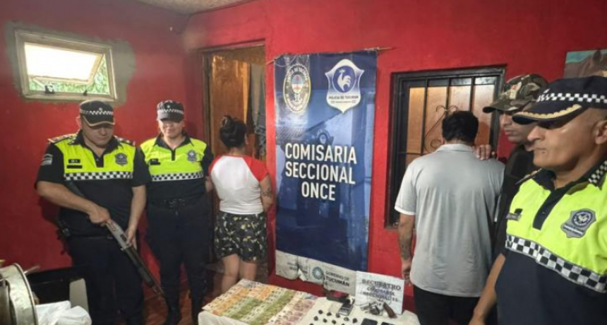 Demoran a una pareja y secuestran armas y marihuana