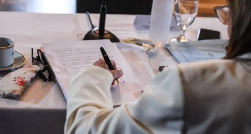 Bullrich recibió las sugerencias de modificación de los dialoguistas para la Reforma Laboral