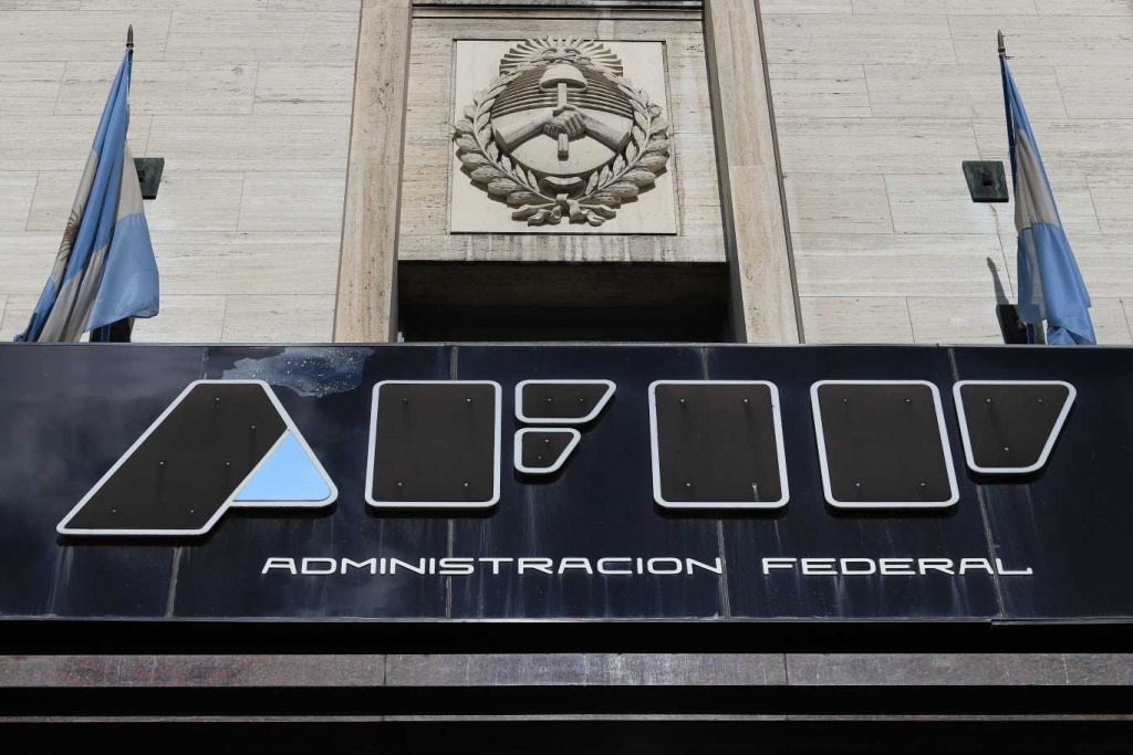 AFIP podr&iacute;a embargar billeteras virtuales para cobrarle a morosos