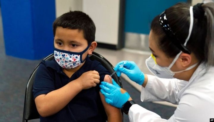 Vacunas Pfizer: Llegaron 216 mil dosis pediátricas y en lo que resta de febrero arribarán otras 1,5 millones