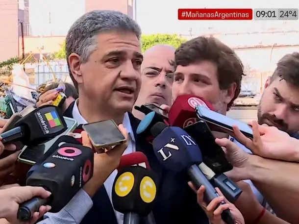 Quería salir en tele: apareció una rata en una conferencia de prensa de Jorge Macri