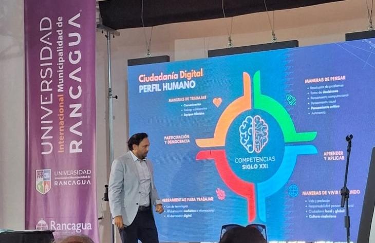 Tucumán expone su modelo de participación ciudadana y seguridad digital en Chile