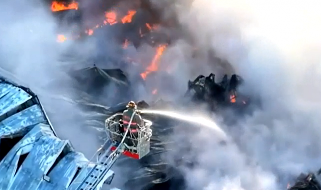 Se incendió un galpón de logística de Andreani en Benavídez