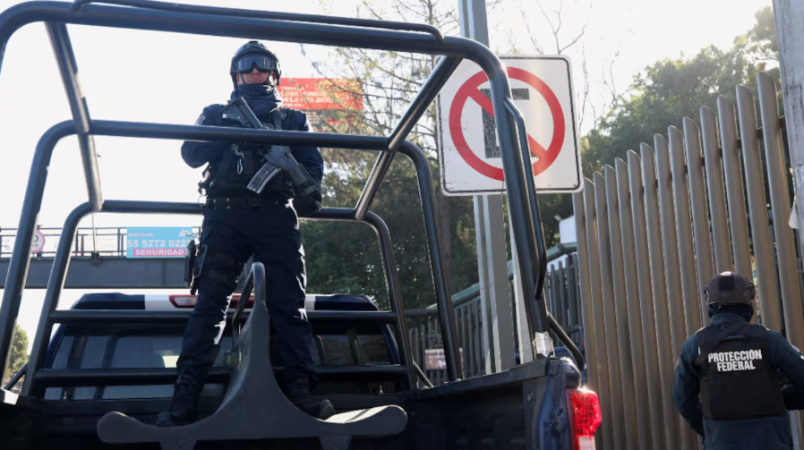 Matan a 25 guardias nacionales tras la muerte de "El Mencho" en México