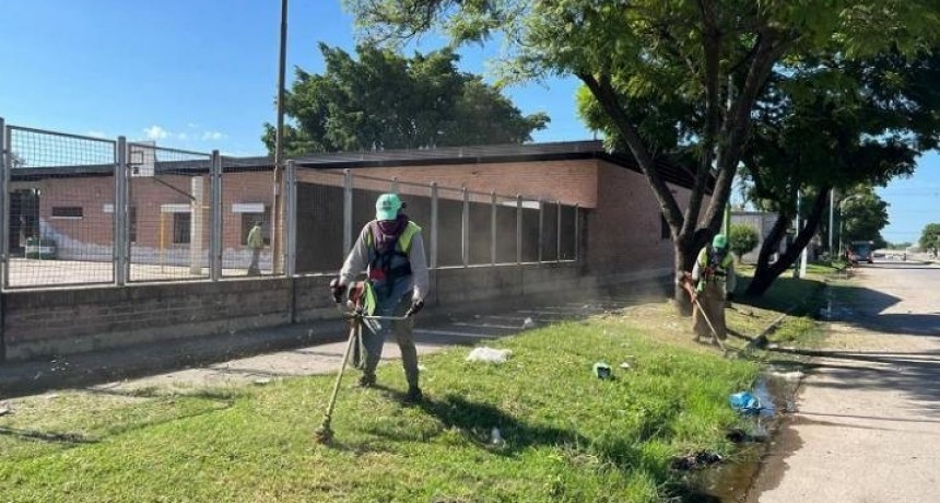 La Provincia realiza trabajos de mantenimiento en unas 600 escuelas antes del inicio de clases