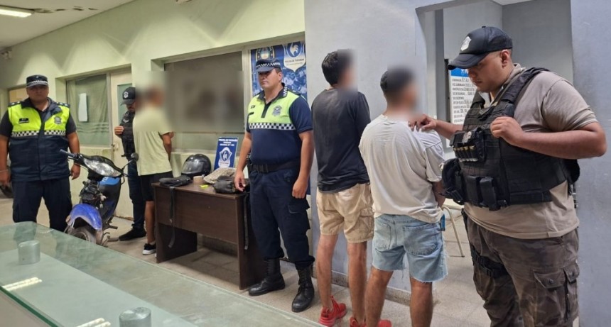 Tres aprehendidos tras una persecución que terminó con el secuestro de más de 1 kilo de marihuana