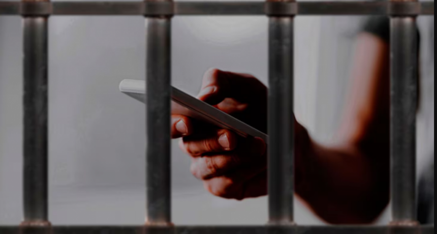 En un vivo en las redes sociales mostraron, sin querer, cómo extorsionan desde la cárcel