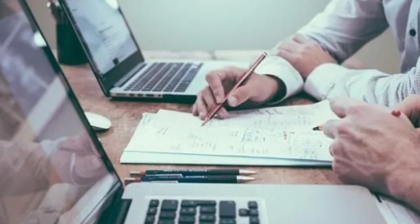 Aprobada la Reforma laboral, ¿quién paga el costo del "ajuste"?